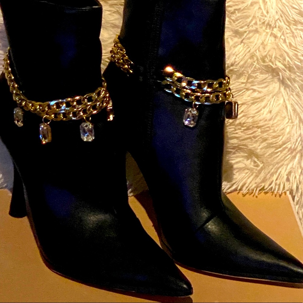 Gorgeous Black Boots from fashion Nova.